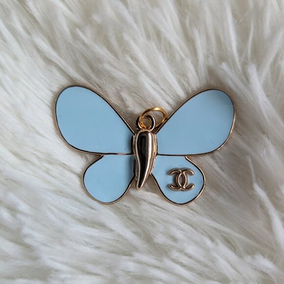 Chanel, Baby Blue Enamel Butterfly Pendant Charm Zipper Pull Gold Hardware - Picture 1 of 5